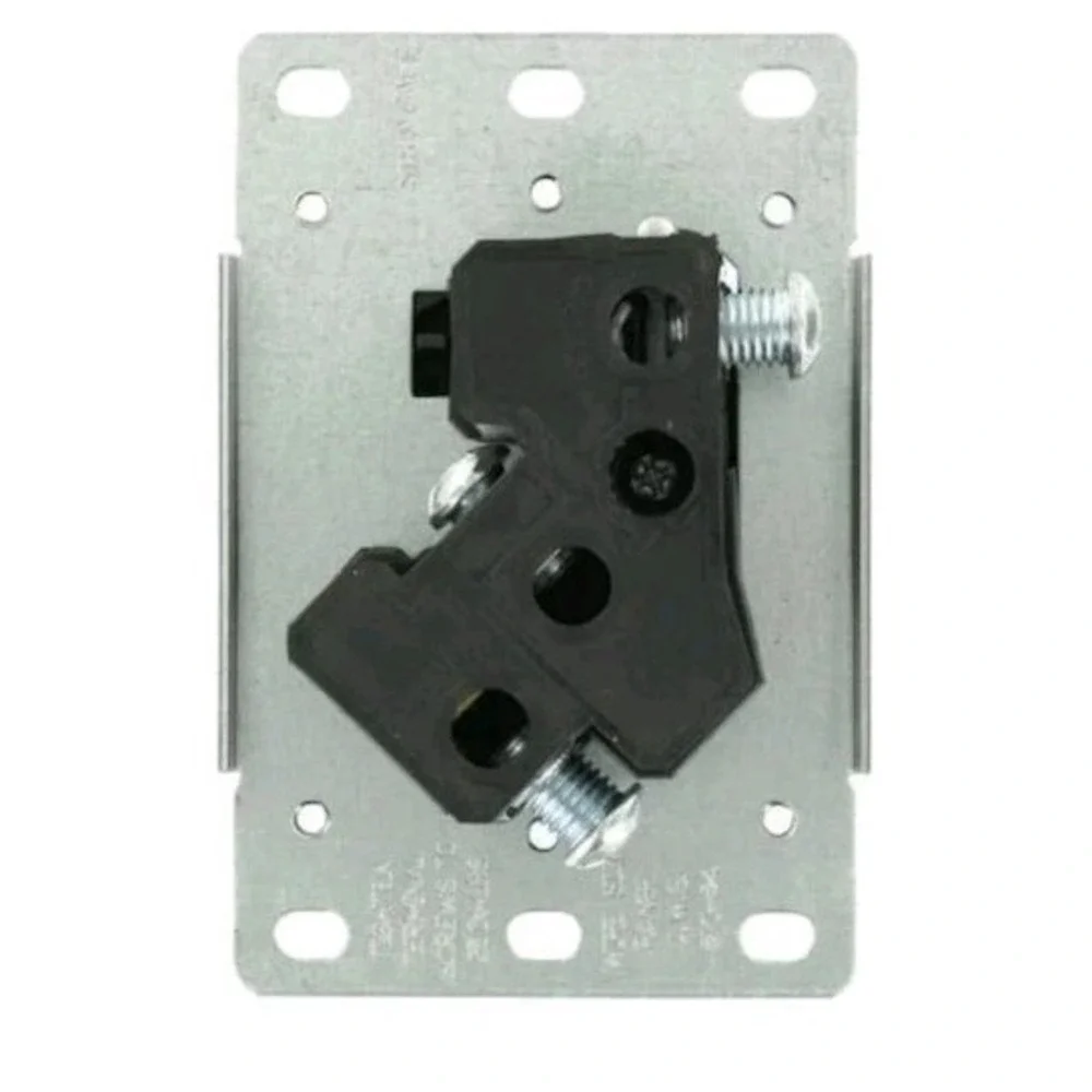 30 Amp Flush Mount Shallow Single Outlet, Black 7313-S00